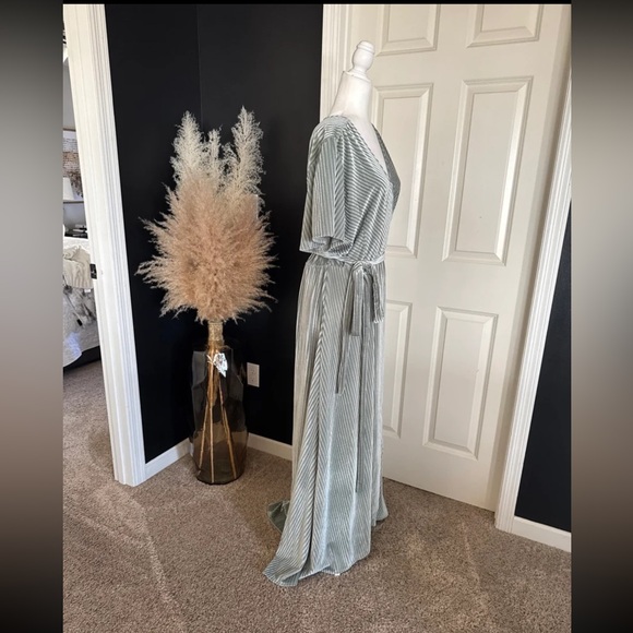NWT Baltic Born Andi Ribbed Maxi Wrap Dress in Dusty Sage
size XXXL - Picture 7 of 12